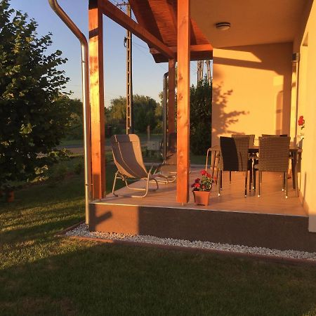 Konrad Apartman Vila Balatonmáriafürdő Exterior foto