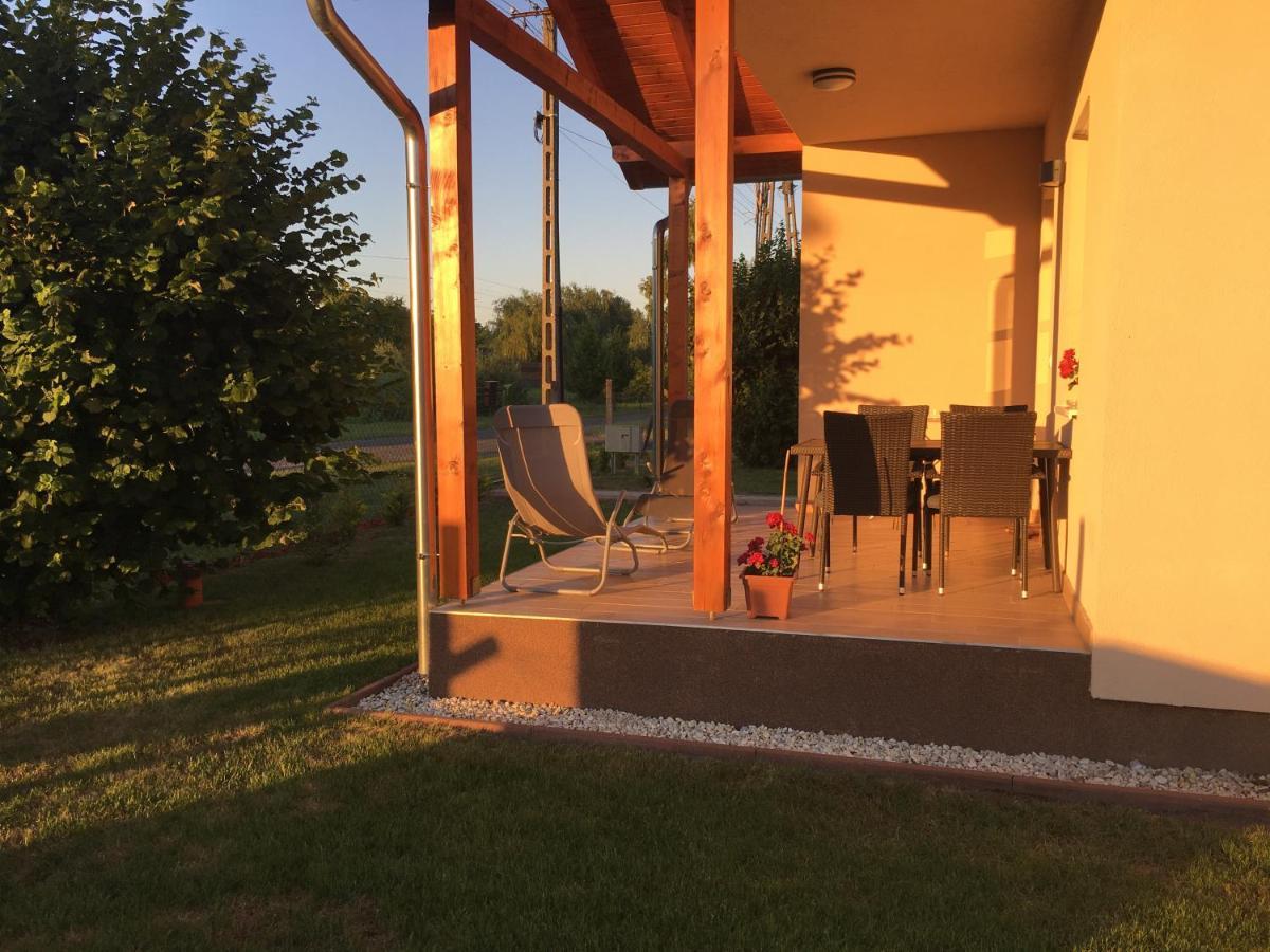 Konrad Apartman Vila Balatonmáriafürdő Exterior foto