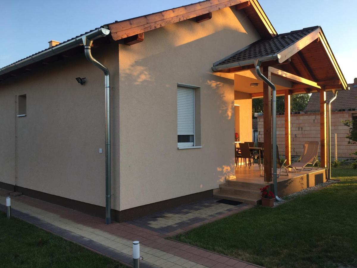 Konrad Apartman Vila Balatonmáriafürdő Exterior foto
