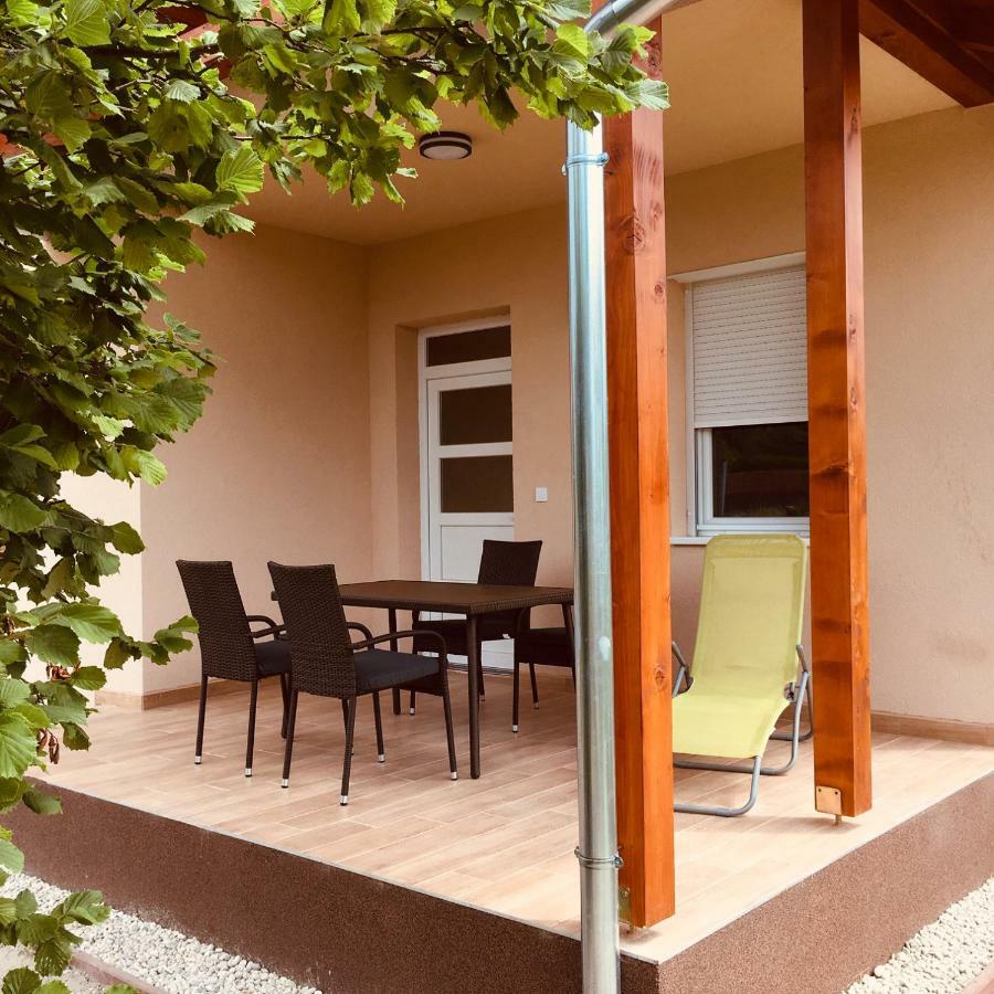 Konrad Apartman Vila Balatonmáriafürdő Exterior foto